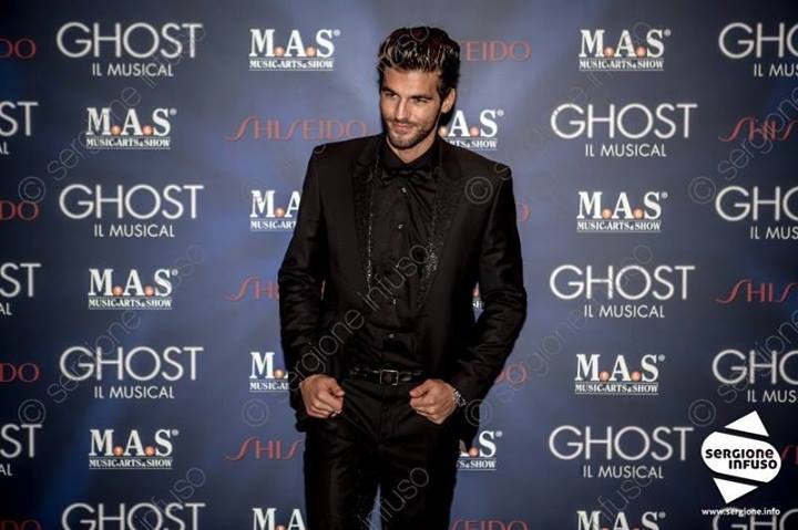 Andrea Offredi: foto posate e video preview