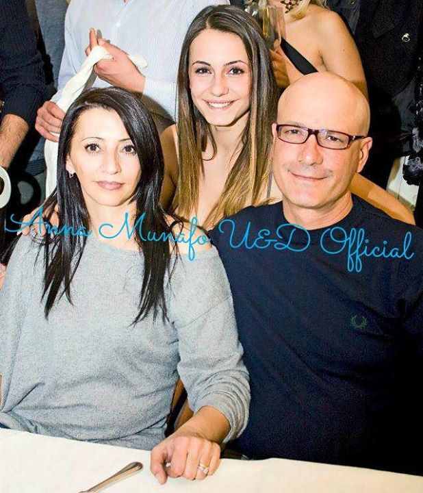 Anna Munafò: le foto inedite della tronista di ‘Uomini e Donne’ preview