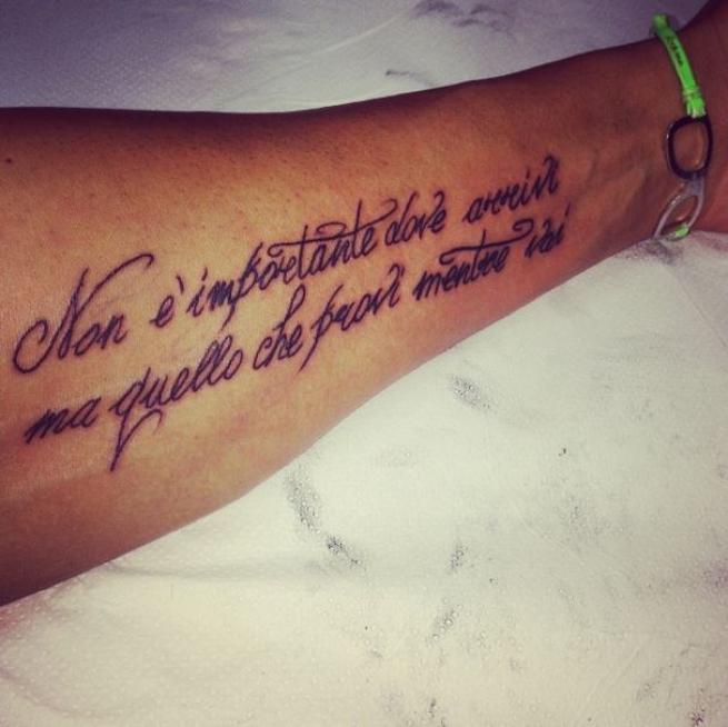 Costantino Vitagliano mostra il nuovo tatuaggio su Facebook: foto preview