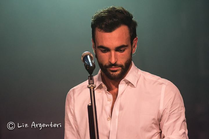 Fattore M: spazio dedicato a Marco Mengoni. In anteprima il contenuto di #PRONTOACORREREILVIAGGIO. L’intervista a RDS e la registrazione del live per Radio Italia. Marco ospite di Mika per gli Home Visit di XFactor7. Le parole di Rita Pavone ai microfoni di Radio DeeJay. Mengoni inserito nell’edizione 2014 del DIZIONARIO POP E ROCK della Zanichelli. preview