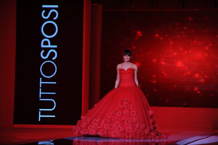 Claudia D’Agostino sulla passerella della fiera ‘Tutto Sposi’: nuove foto article-post