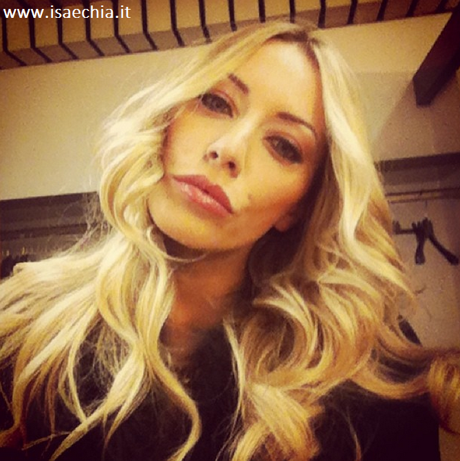 Karina Cascella diventa imprenditrice: l’ex opinionista di ‘Uomini e Donne’ apre un negozio di abbigliamento preview