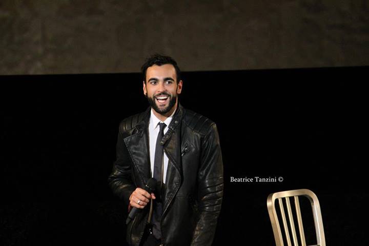 Fattore M: spazio dedicato a Marco Mengoni. Proiettato in anteprima cinematografica il film-documentario #PRONTOACORREREILVIAGGIO. Marco è Europe South Worldwide Act agli MTV European Music Awards 2013. L’intervento a “Unici”, dedicato a Mina, e la partecipazione alla terza edizione del Medimex, a Bari… preview