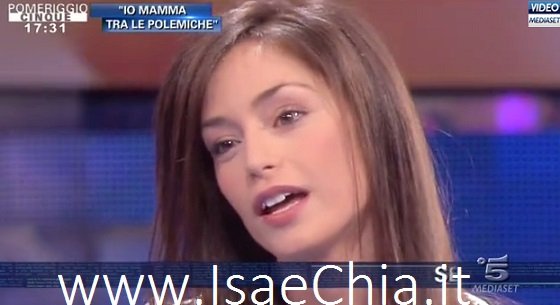 Raffaella Fico a ‘Pomeriggio 5’ replica a Karina Cascella ed attacca Mario Balotelli