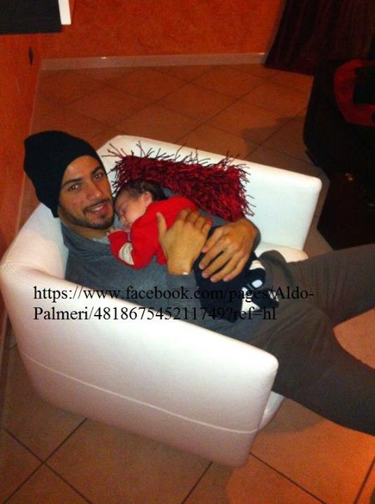 Aldo Palmeri fa gli auguri ai fans: foto preview