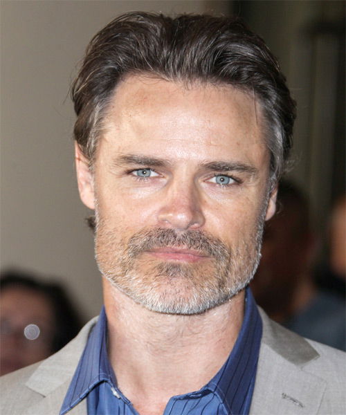 Dylan Neal sarà Bob, patrigno di Anastasia Steele, nel film ’50 sfumature di Grigio’ preview