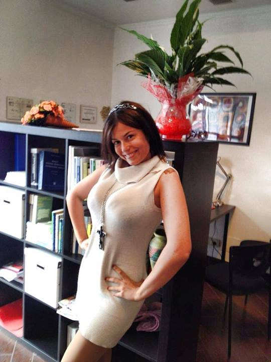 Sara Tommasi si è rifatta ancora il seno? Ecco le immagini del suo decolté esplosivo! (foto) article-post