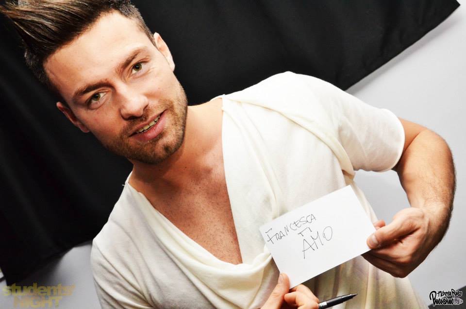 Eugenio Colombo e la dedica a Francesca Del Taglia durante la sua ultima serata: foto article-post