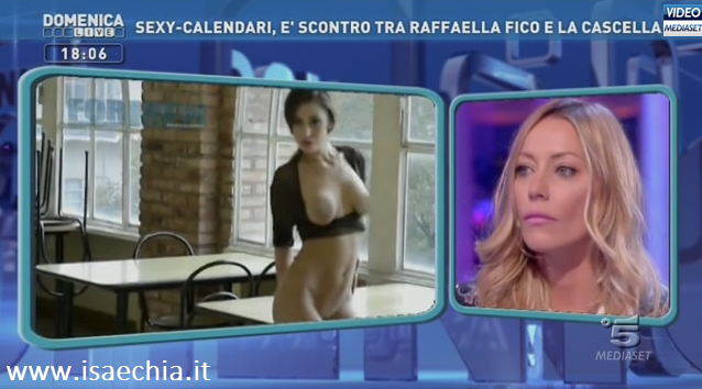 Karina Cascella Vs. Raffaella Fico, continua la polemica sul calendario sexy della gieffina