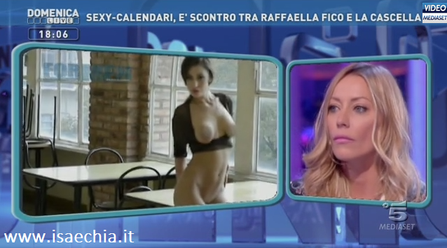 Karina Cascella Vs. Raffaella Fico, continua la polemica sul calendario sexy della gieffina preview