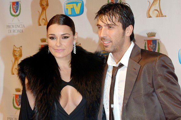 Alena Seredova su Facebook smentisce (?) le voci sulla rottura con Gigi Buffon preview