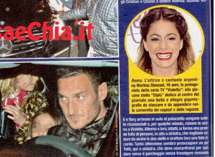 Arriva Francesco Totti e ruba gli applausi a Violetta article-post