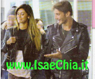 Belen Rodriguez e Stefano De Martino: riunione di famiglia al bacio verso il battesimo di Santiago preview