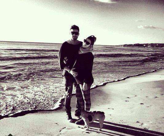 Eugenio Colombo e Francesca Del Taglia al mare tra coccole e pancione: foto article-post