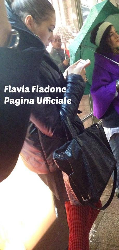 Flavia Fiadone avvistata a Milano: foto. E ai fans scrive..