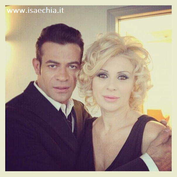 L’ultima mania di Gianni Sperti, filmare Tina Cipollari: i video article-post