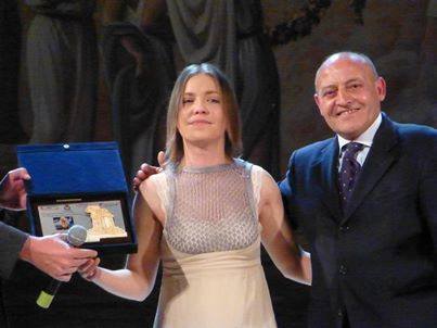 Dopo il terribile incidente, Loredana Errore risplende al ‘Gran Galà del Folklore’: foto, video e resoconto dell’evento preview