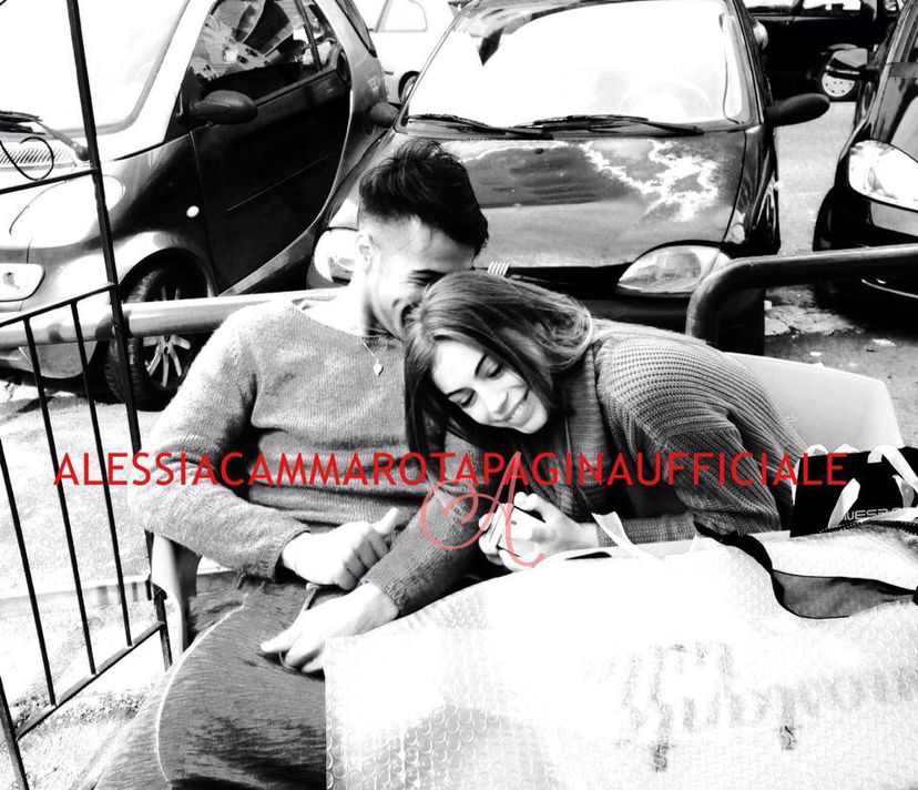 Aldo Palmeri e Alessia Cammarota: il divertente video della consegna dei regali dei fan per il loro primo mese insieme preview