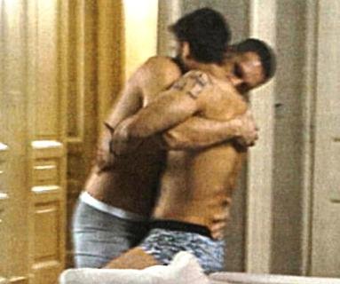 Raoul Bova e Marco Bocci: un bacio inaspettato!