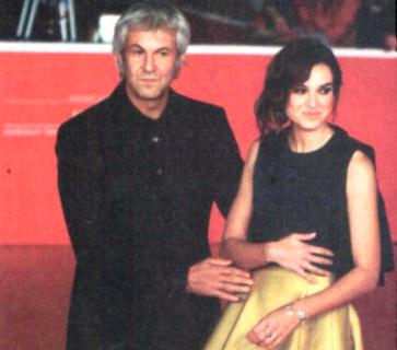 Kasia Smutniak mamma: ecco la curva che fa scattare i veleni / Se è maschio si chiamerà Pietro preview