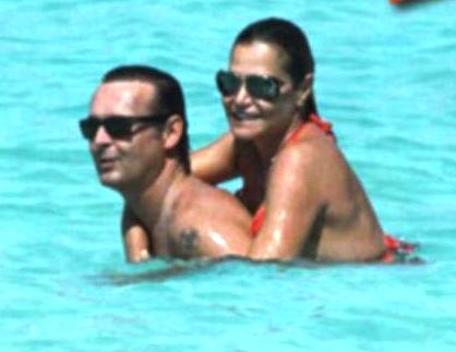 Simona Ventura: l’amore mi fa bella article-post