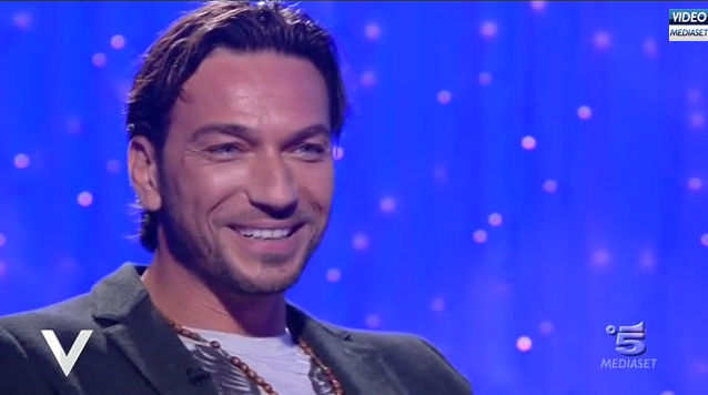 Costantino Vitagliano ospite a ‘Verissimo’: “Non rimpiago i tempi di Uomini e Donne” preview