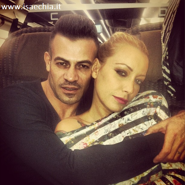 Gianni Sperti, Guendalina Canessa e Karina Cascella insieme a Napoli: foto article-post