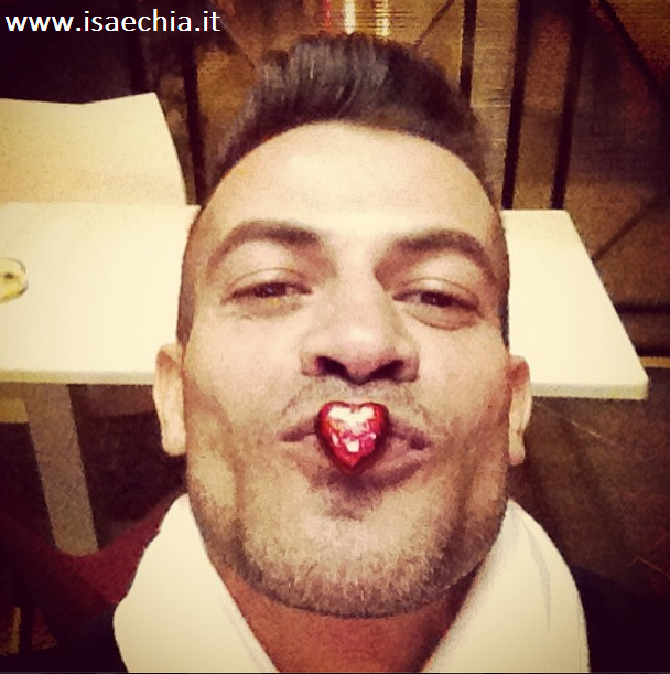 Gianni Sperti sbarca su Twitter: i selfie dell’opinionista alla conquista dei social article-post