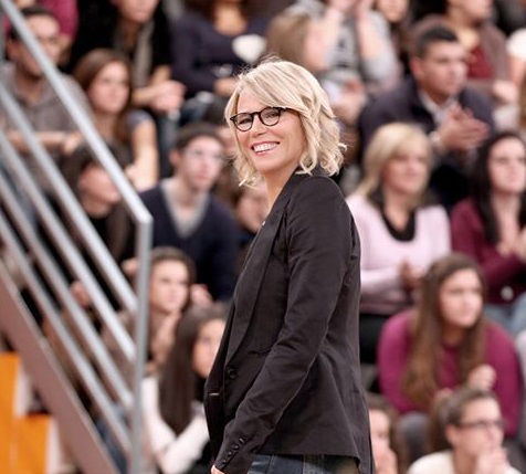 Maria De Filippi su Facebook fa il punto sugli indizi relativi al misterioso coach di ‘Amici 13’ preview