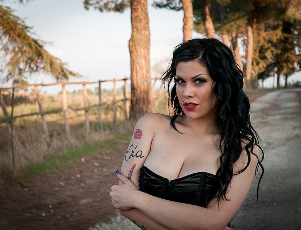 Mia Cellini ospite in radio: ‘Chicca Rocco è cambiata da quando ha iniziato ad attaccarsi a Giovanni Masiero!’ article-post