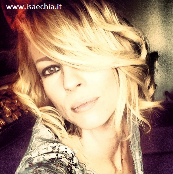 Roberta Ruiu e la sfida a colpi di ‘selfie’ per Lucignolo 2.0: il video preview