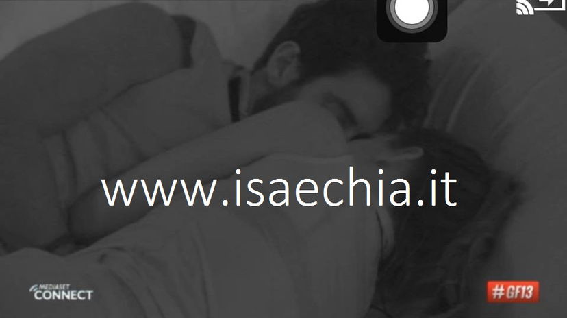 ‘Grande Fratello 13’, nella notte scattano i primi baci: nate due nuove coppie nella casa più spiata d’Italia (video) preview