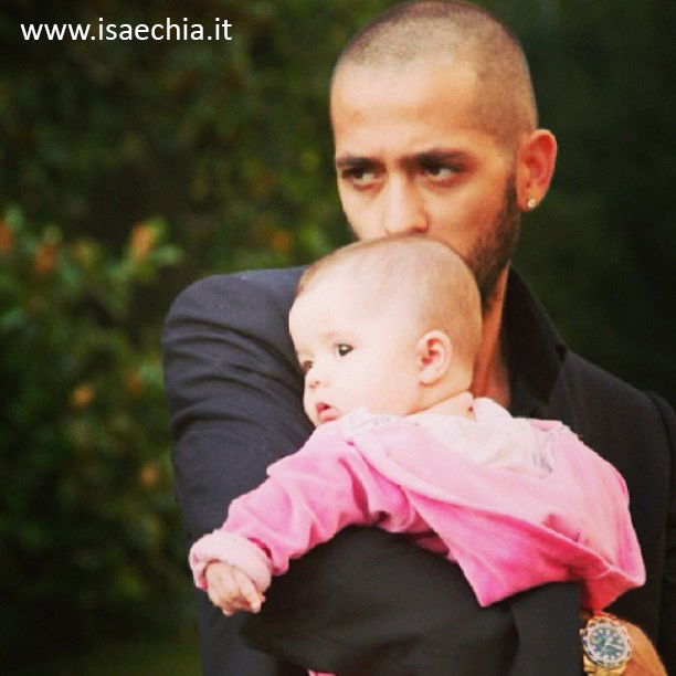 Karina Cascella: gli auguri speciali a Salvatore Angelucci per la festa del papà article-post