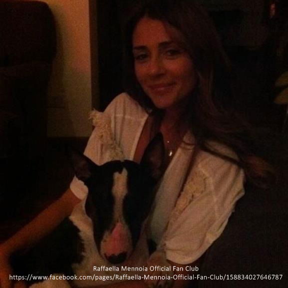 Raffaella Mennoia: le foto inedite della redattrice di ‘Uomini e Donne’ preview