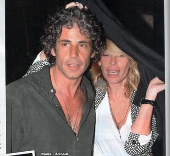 Alessia Marcuzzi: abbuffata di baci…per ricominciare! preview