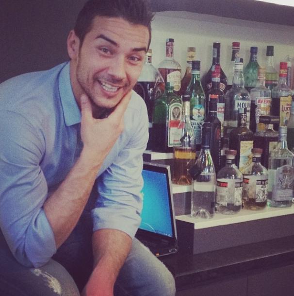 Luca Viganò su Facebook: ‘Avete il dovere di stare vicini ai vostri cari che soffrono!’ preview