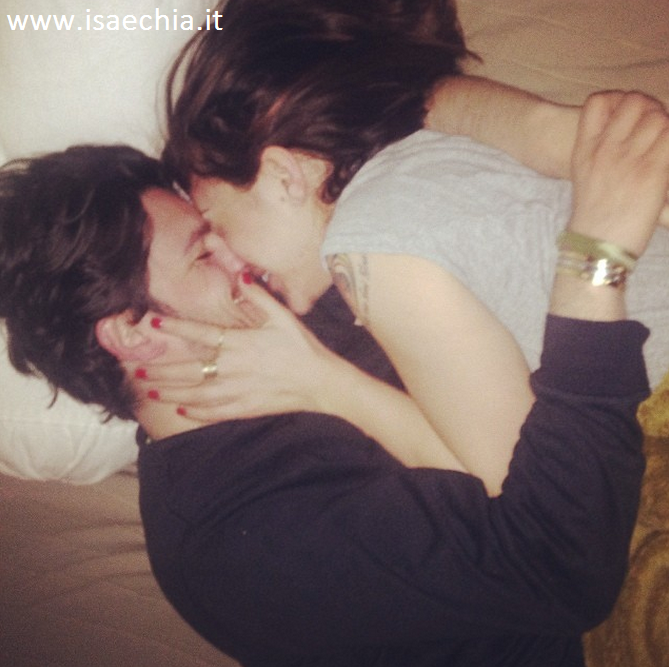 Teresanna Pugliese felice accanto al nuovo fidanzato: foto article-post