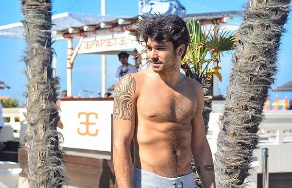 Andrea Cerioli festeggia il primo maggio a Milano Marittima: tutte le foto dell’ex concorrente del ‘Grande Fratello 13’ article-post