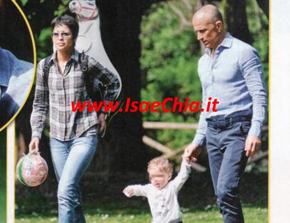 Giorgio Mastrota compie 50 anni e festeggia al parco con le donne della sua vita! preview