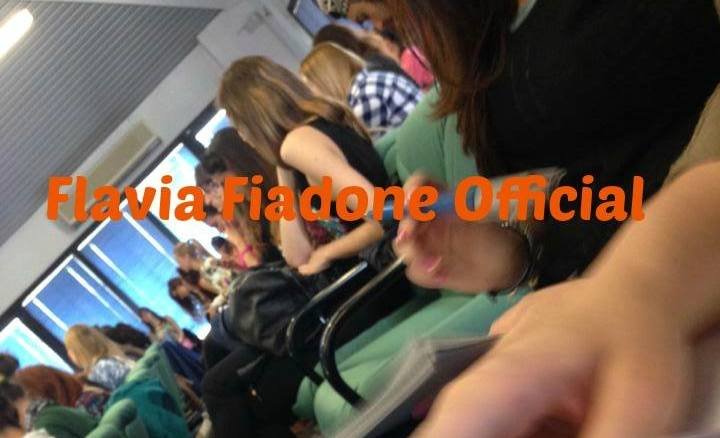 Flavia Fiadone avvistata all’università: foto. E a proposito di Tommaso Scala scrive…