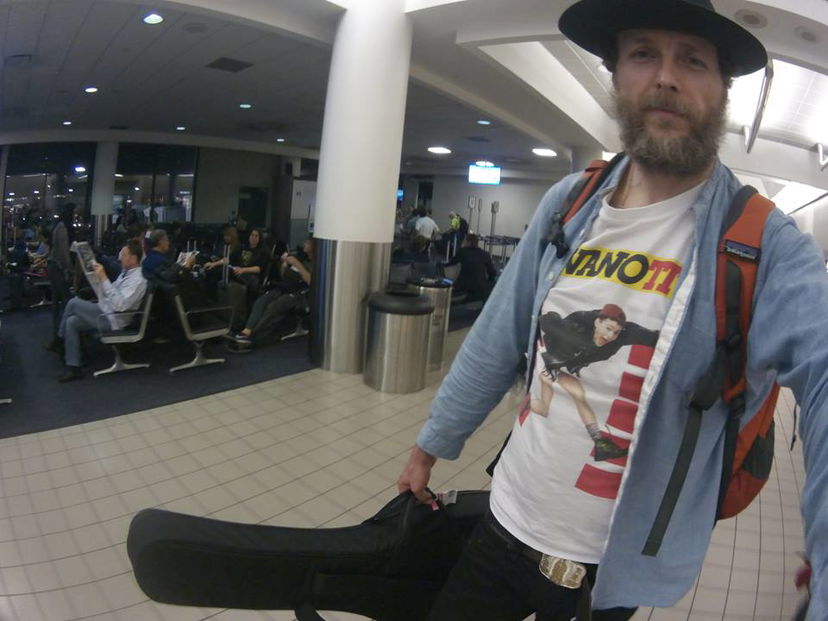 Jovanotti finisce in ospedale ma rassicura i fan: “Mi sono beccato la polmonite, ma ora sto bene!” preview