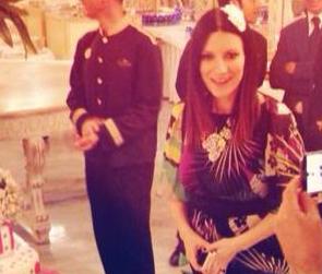 Laura Pausini, mamma, innamorata, figlia e sorella felice, festeggia i suoi 40 anni! preview