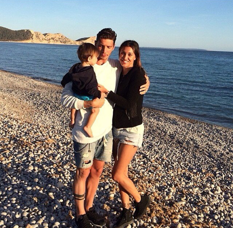 Belen Rodriguez e Stefano De Martino sempre più affiatati insieme al piccolo Santiago: foto e video preview