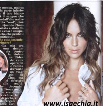 Sarah Nile: “L’Italia mi ha rotto (la scultura) e io scappo in Messico!” article-post