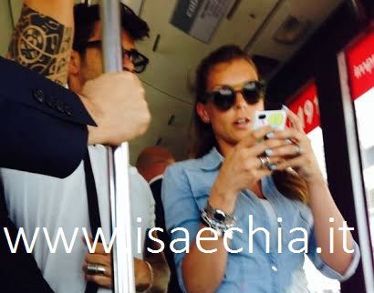 Cristian Gallella e Tara Gabrieletto: una utente li avvista in aeroporto, la coppia ha superato indenne ‘Temptation insland’! (foto e video) article-post