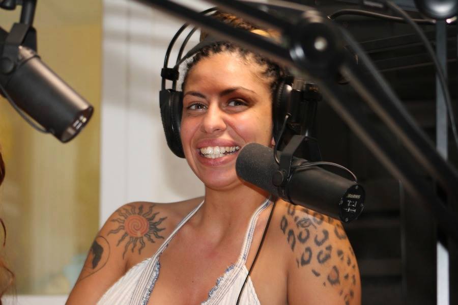 Angela Viviani ospite in radio: “Io e Fabio Pellegrini viviamo insieme a Roma e abbiamo preso un cagnolino… ormai siamo una famiglia!” article-post