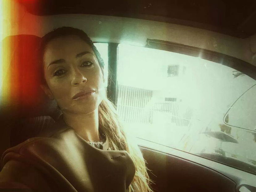 Raffella Mennoia ad Anna Munafò: “Ti abbiamo trattata come una di famiglia e io a differenza tua non racconto cazzate!” preview