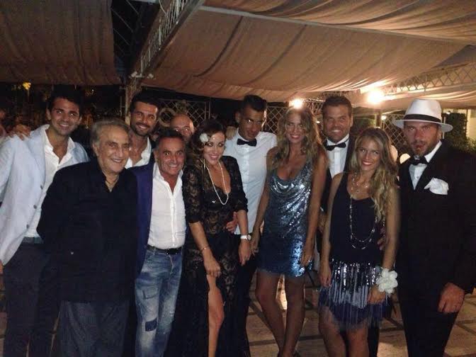 Teresanna Pugliese: alla sua festa di compleanno con tema ‘Il grande Gatsby’ presente anche Emilio Fede (foto) preview