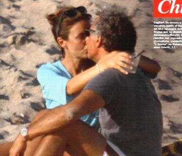 Massimo Giletti e Alessandra Moretti: baci roventi in Sardegna