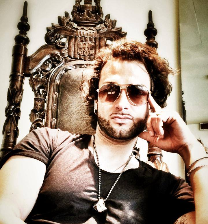 George Leonard: l’ex gieffino lancia il singolo estivo ‘Baila’ article-post